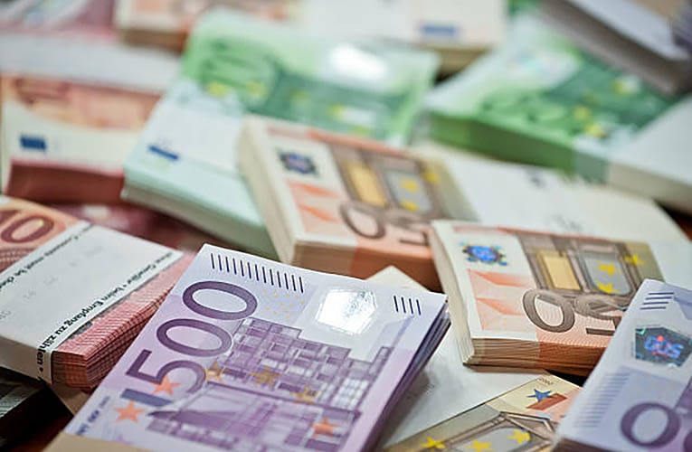 Rezervele valutare ale BNR au urcat în luna ianuarie 2022 la 43,106 miliarde euro